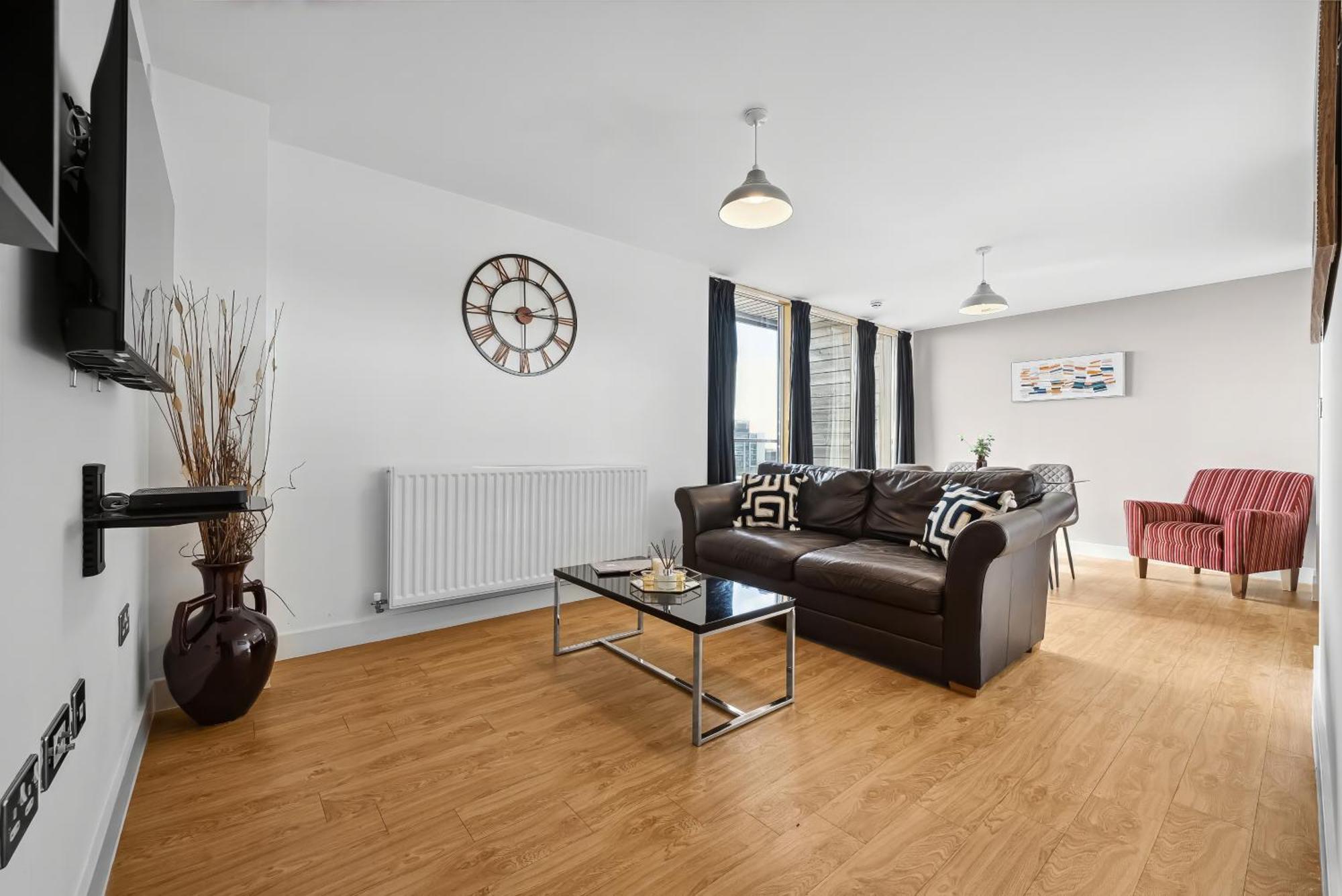 Cotels At Vizion: Central Serviced Apartments with Free Parking Milton Keynes Exterior photo