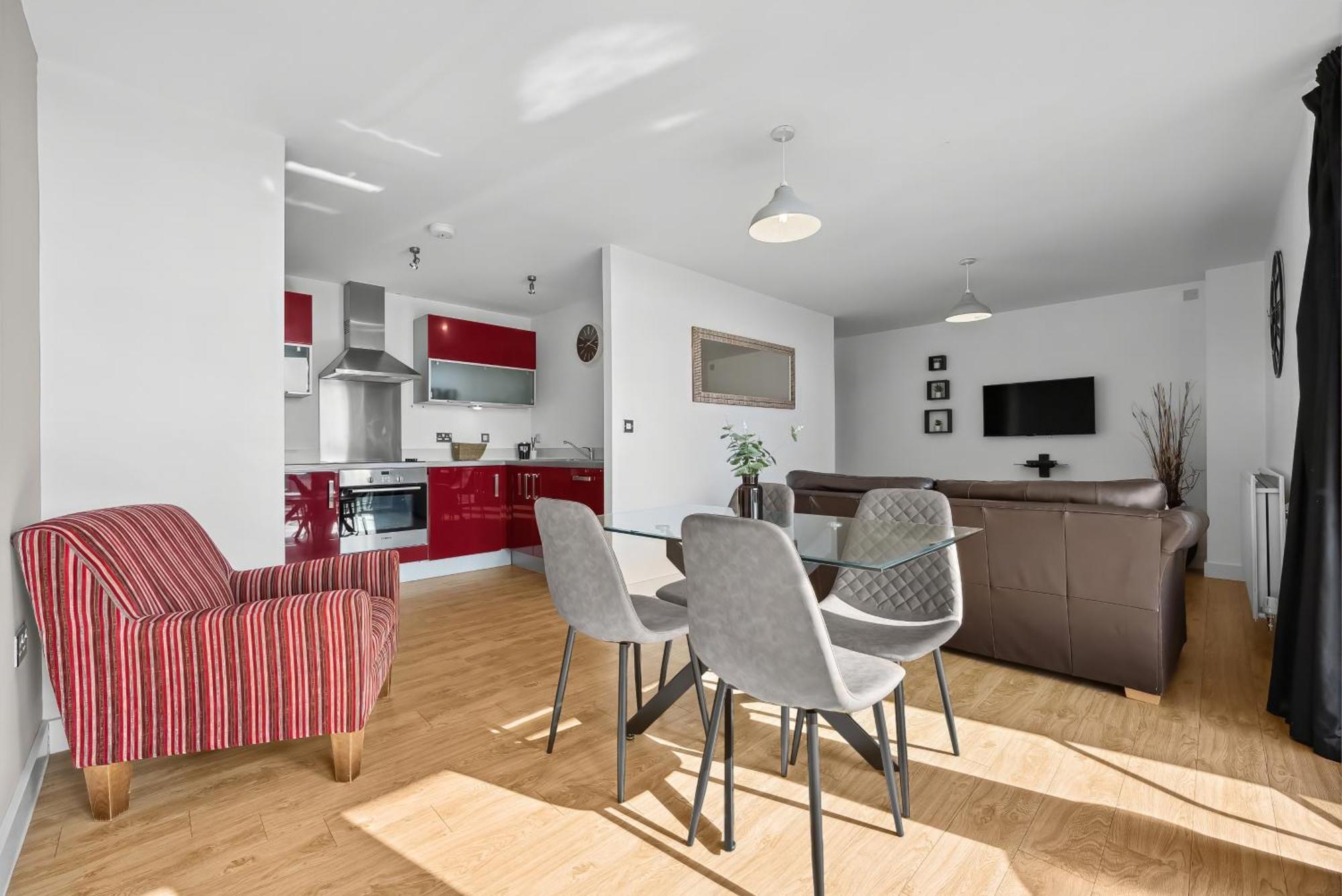 Cotels At Vizion: Central Serviced Apartments with Free Parking Milton Keynes Exterior photo